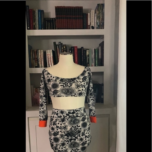 2-PIECE, Long Sleeve Crop Top with Mini Skirt size Medium D101 - Picture 9 of 9